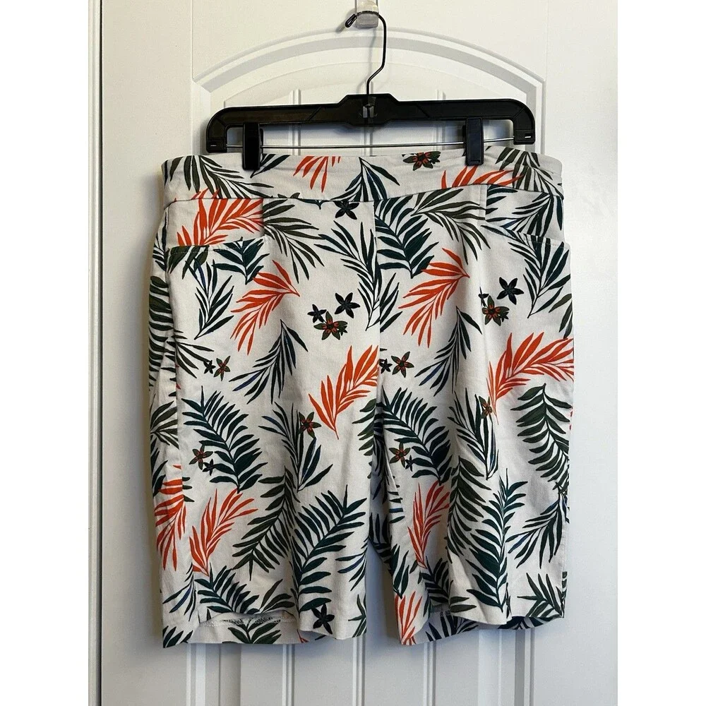 Terra & Sky Tropical Palm Leaf Bermuda Shorts 0X 14W Stretch Summer White